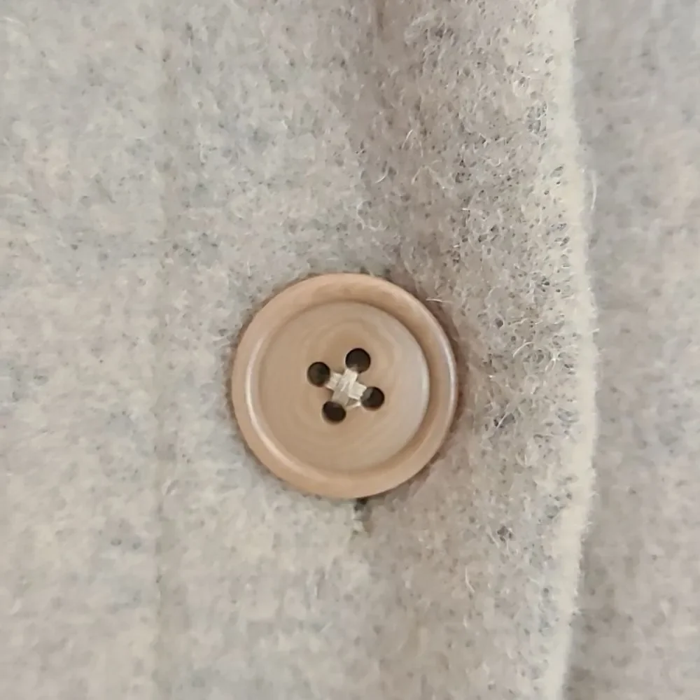 Aritzia Sunday Best Cropped Wool Blend Shacket Jacket Tan Greige Oatmeal Size L